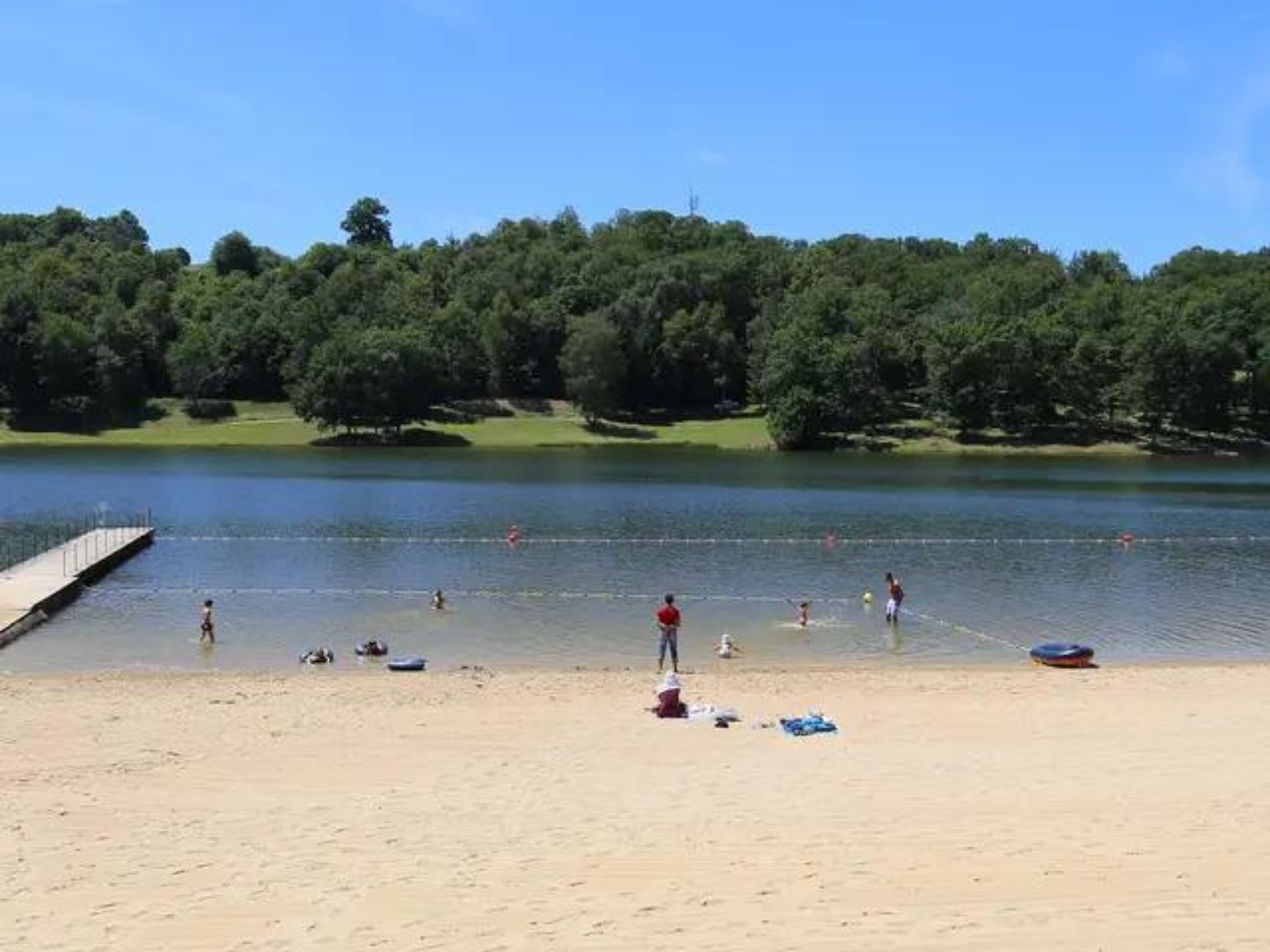Estimation immobilière gratuite à Châteauneuf-la-Forêt en Haute-Vienne