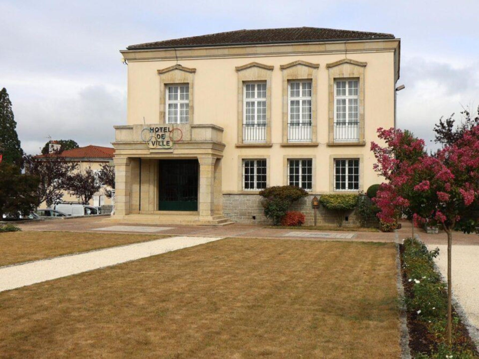 Estimation immobilière gratuite à Oradour-sur-Glane en Haute-Vienne