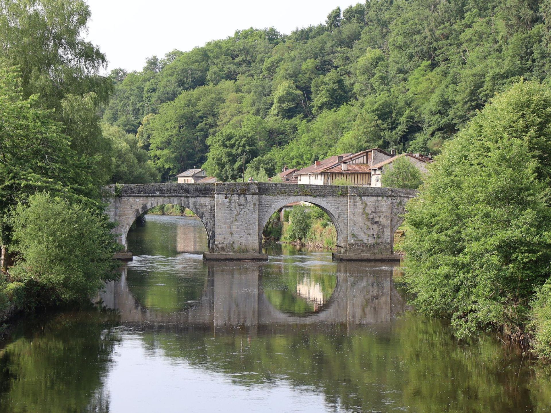 Estimation immobilière gratuite à Saint-Léonard-de-Noblat en Haute-Vienne