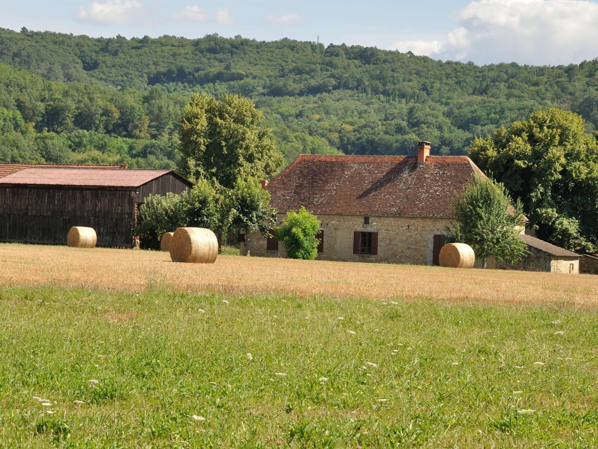 Corps de ferme limousin à rénover, habitation et dépendances