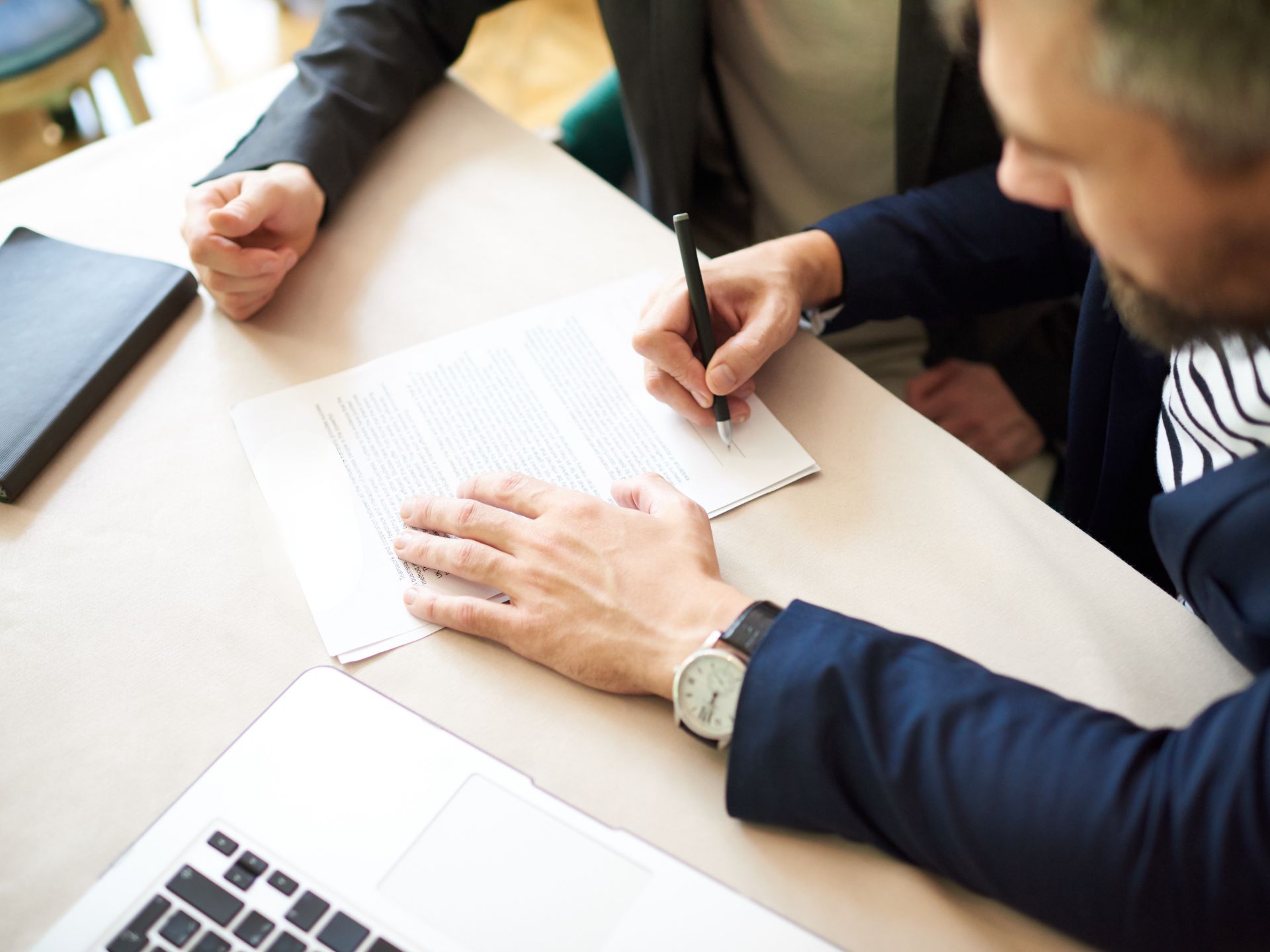La période intermédiaire entre le compromis de vente et l'acte authentique