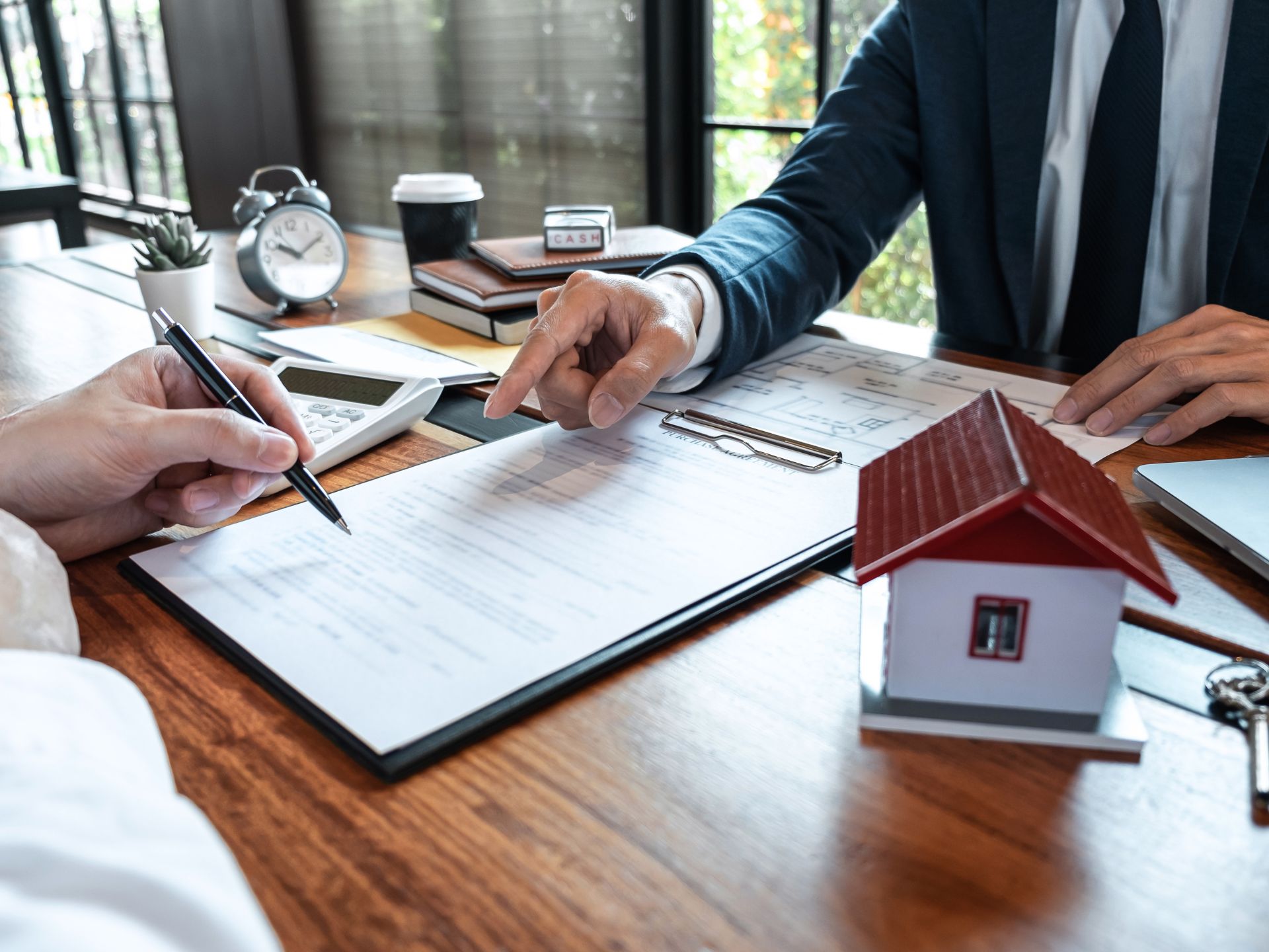 Les actes notariés successifs d'une succession comportant un bien immobilier