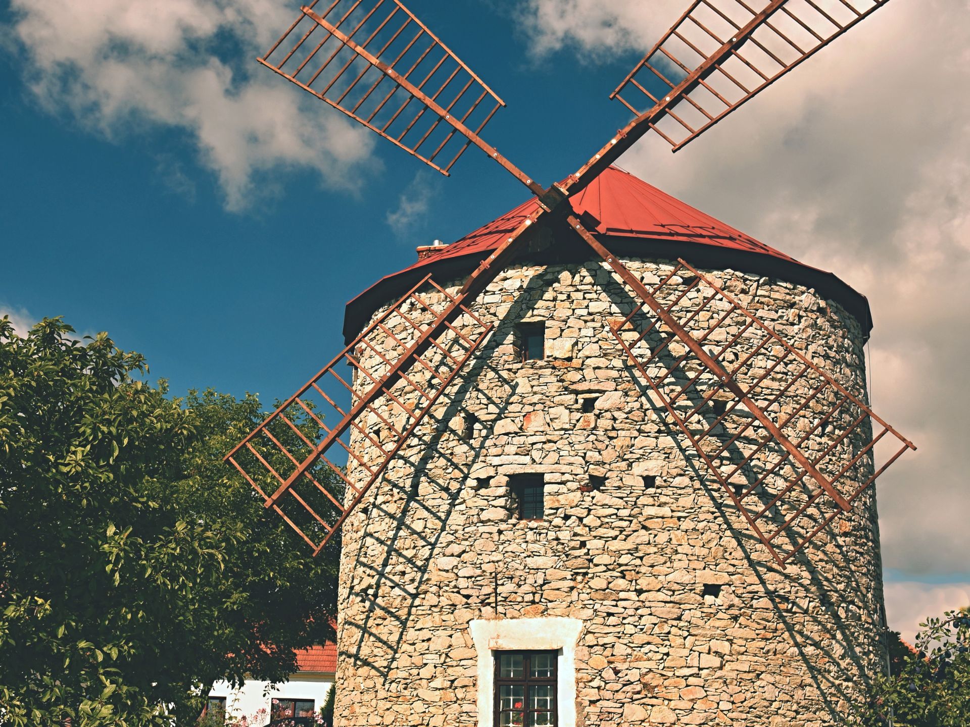 Moulin transformé en habitation et biens immobiliers d'exception en Limousin