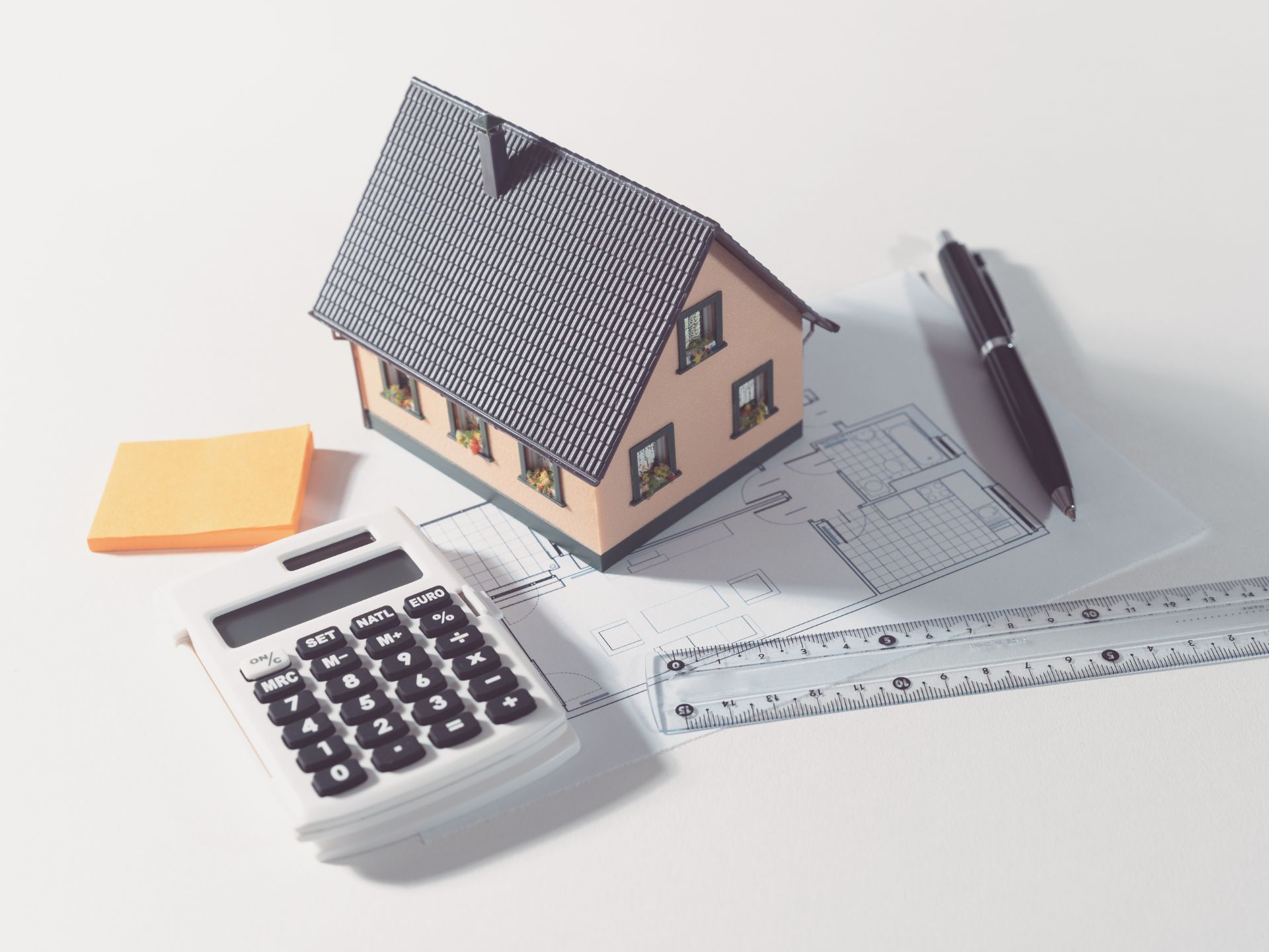 Comparer la renégociation et le rachat d'un crédit immobilier