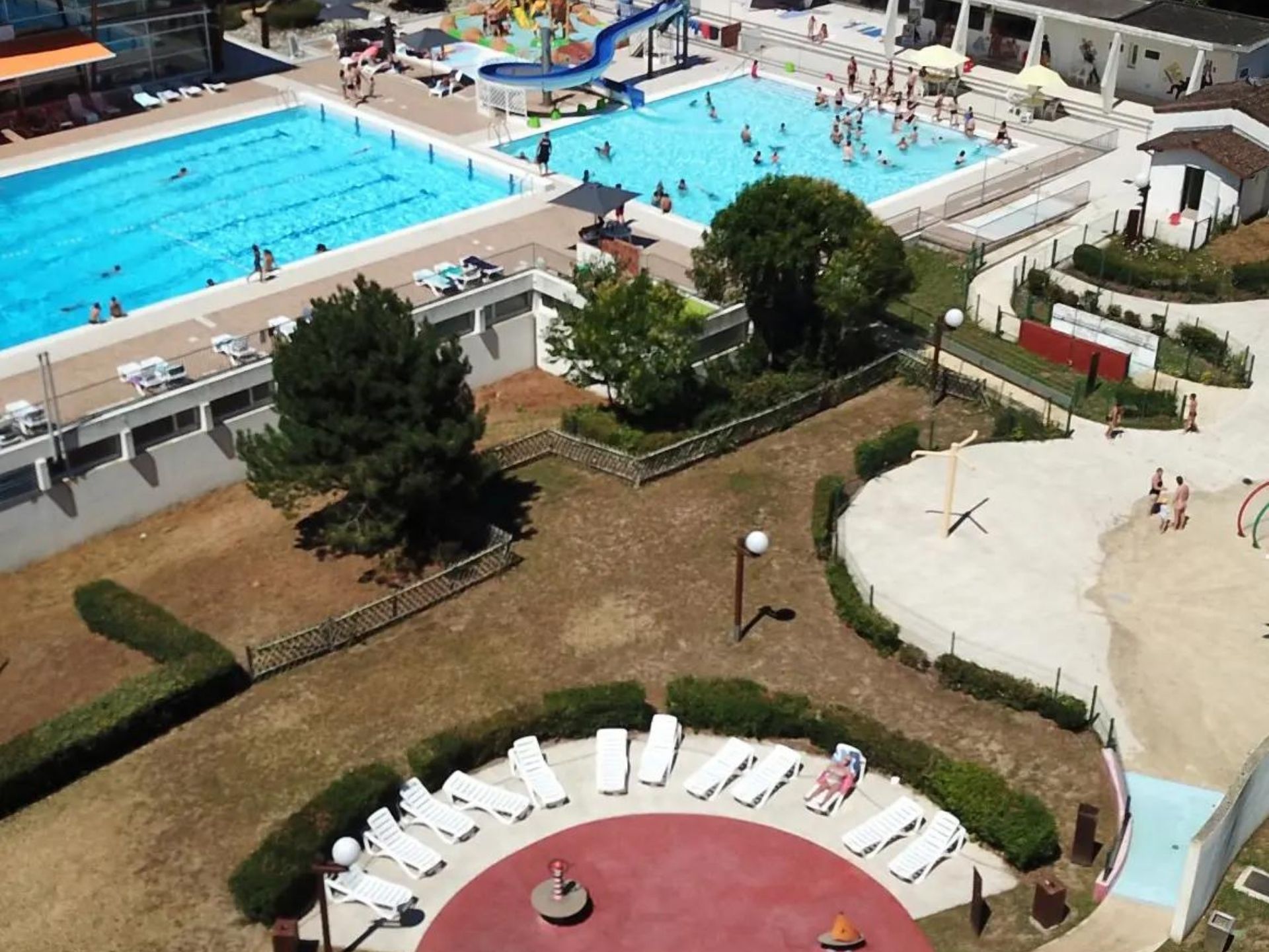 Les équipements et services recensés à Saint-Yrieix-la-Perche